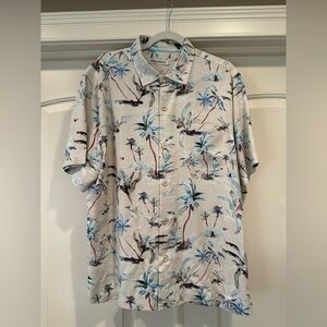 Tommy Bahama men’s shirt size large.  Excellent condition
